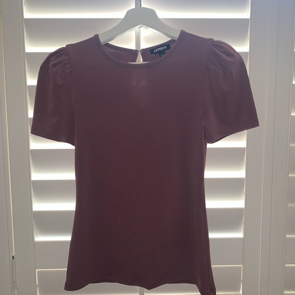 🌟Express purple top with beautiful short sleeves